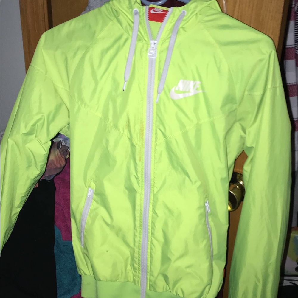NIKE WINDBREAKER